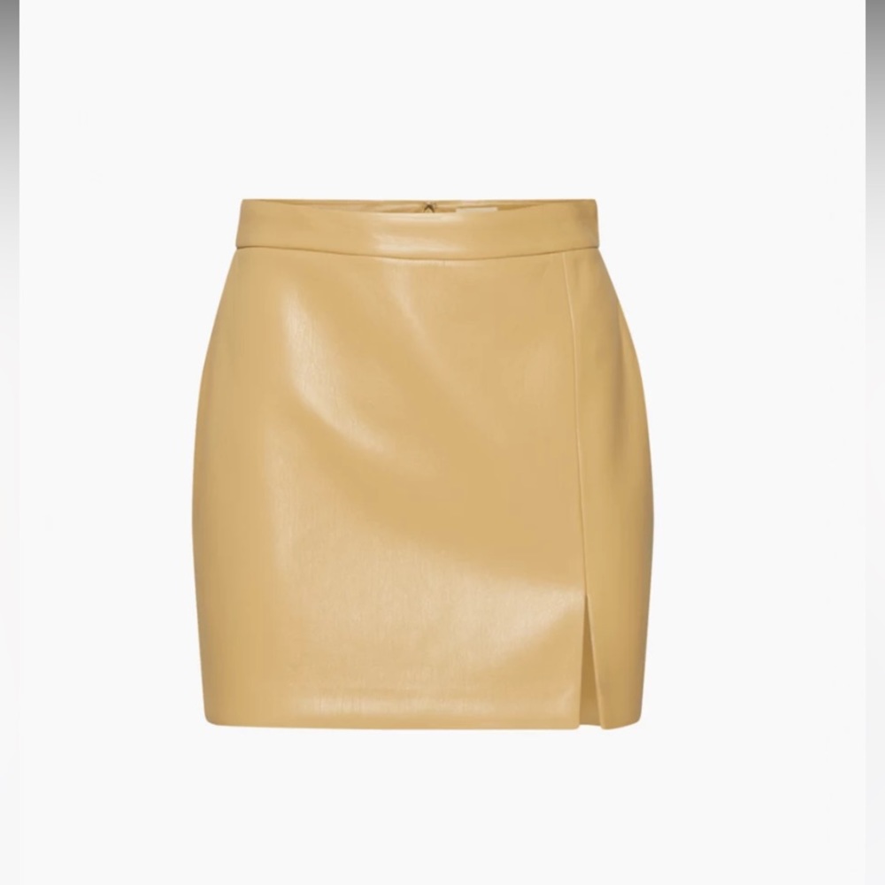Aritzia Wilfred Patio Mini Skirt Vegan Leather Size 10 (runs small) worn once